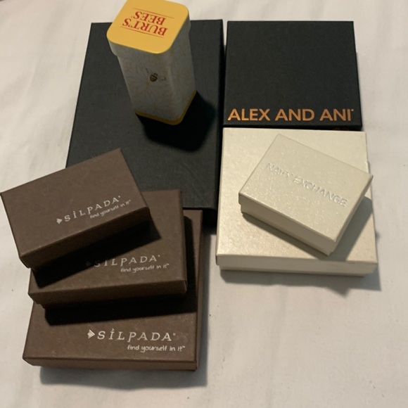 Gift Boxes - Picture 1 of 7